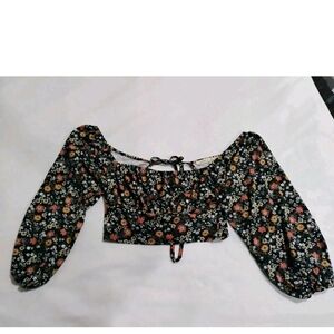 Liberty Love Black Floral Puff Sleeve Cropped Blouse